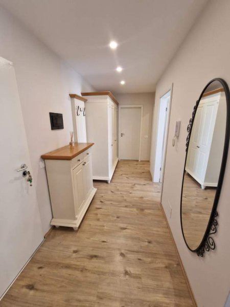 Tirane, jepet me qera apartament 2+1+BLK Kati 2, 85 m² 600 Euro (Ish-Parku Autobuzave)
