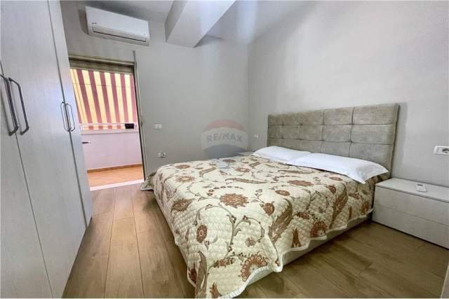 Tirane, jepet me qera apartament 1+1+BLK Kati 5, 65 m² 450 Euro (Rruga e Dibres)