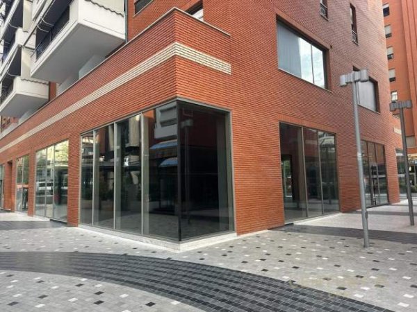 Tirane, jepet me qera ambjent biznesi Kati 0, 291 m² 6.000 Euro