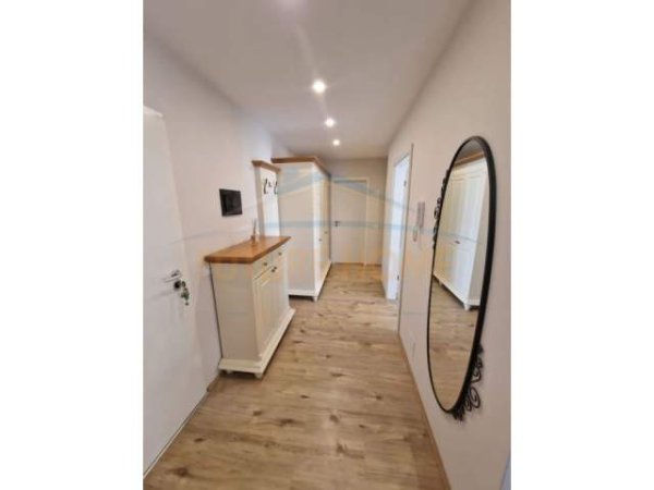 Tirane, jepet me qera apartament 2+1 Kati 2, 85 m² 600 Euro (Ish-Parku Autobuzave)