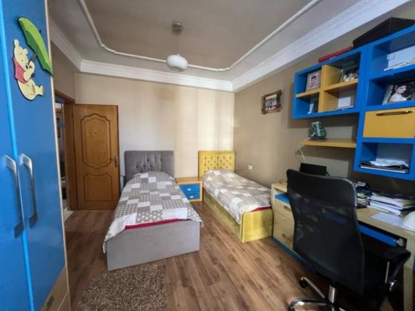 Tirane, ofert apartament 3+1+BLK 134 m² 800 Euro (rruga Don Bosco)