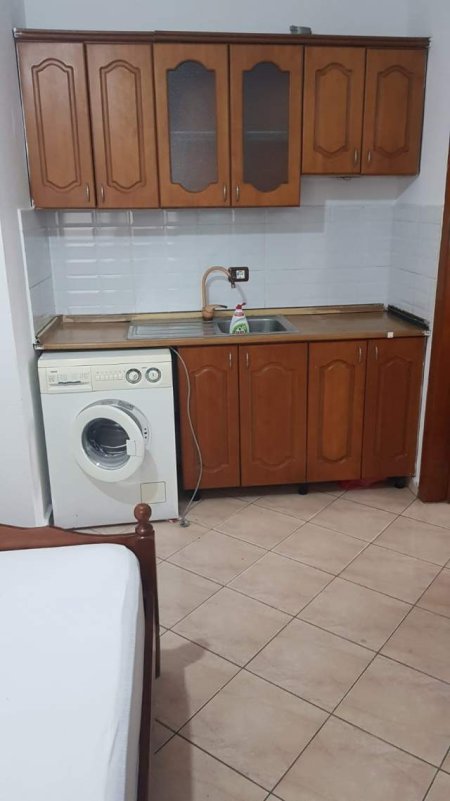 Durres, jap me qera apartament 1+1 Kati 2, 70 m² 20.000 Leke (Rruga Naum Vegjirharxhi)