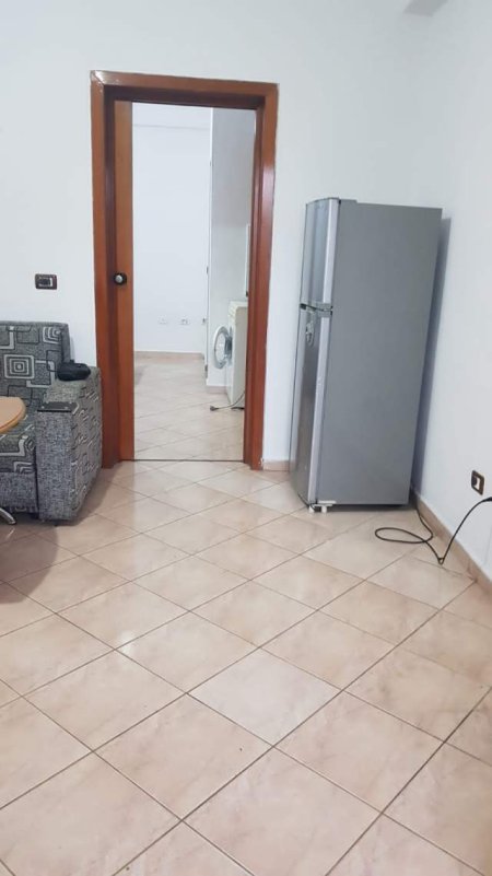 Durres, jap me qera apartament 1+1 Kati 2, 70 m² 20.000 Leke (Rruga Naum Vegjirharxhi)