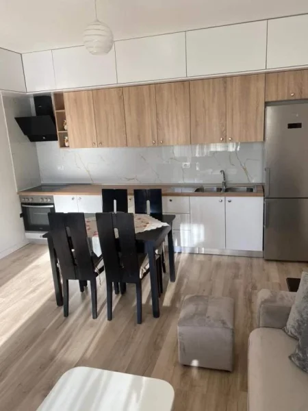 Tirane, jepet me qera apartament 2+1+BLK Kati 2, 87 m² 600 Euro (FUSHA AVIACIONIT)