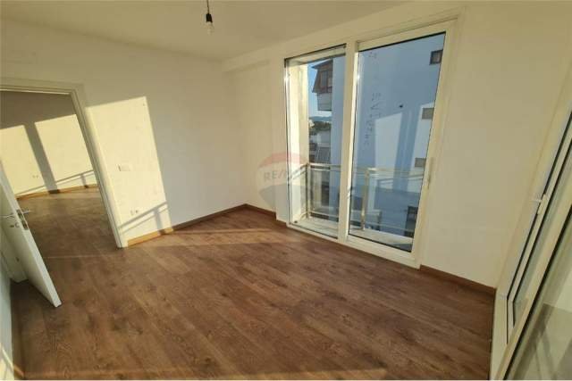 Tirane, jepet me qera apartament 2+1 Kati 4, 85 m² 490 Euro