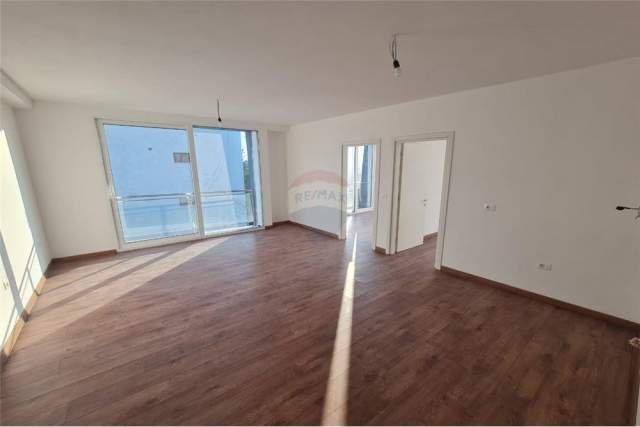 Tirane, jepet me qera apartament 2+1 Kati 4, 85 m² 490 Euro