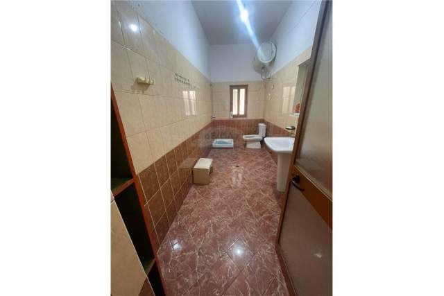 Tirane, jepet me qera apartament 4+1 Kati 1, 160 m² 40.000 Leke (Rruga Teodor Keko)
