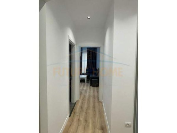 Tirane, shitet apartament 1+1+A Kati 1, 163 m² 200.000 Euro (Mbikalimi i Komunes se Parisit)