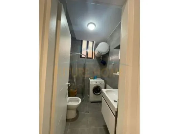 Tirane, shitet apartament 1+1 Kati 1, 163 m² 200.000 Euro (Komuna e Parisit)