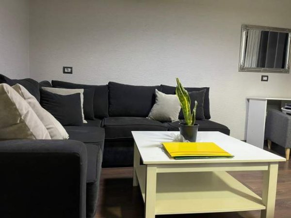Tirane, jepet me qera apartament 1+1+A+BLK Kati 5, 65 m²400 Euro