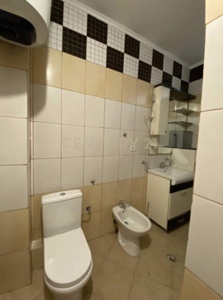 Tirane, shitet apartament 1+1 Kati 6, 64 m² 85.000 Euro (Xhanfize Keko)