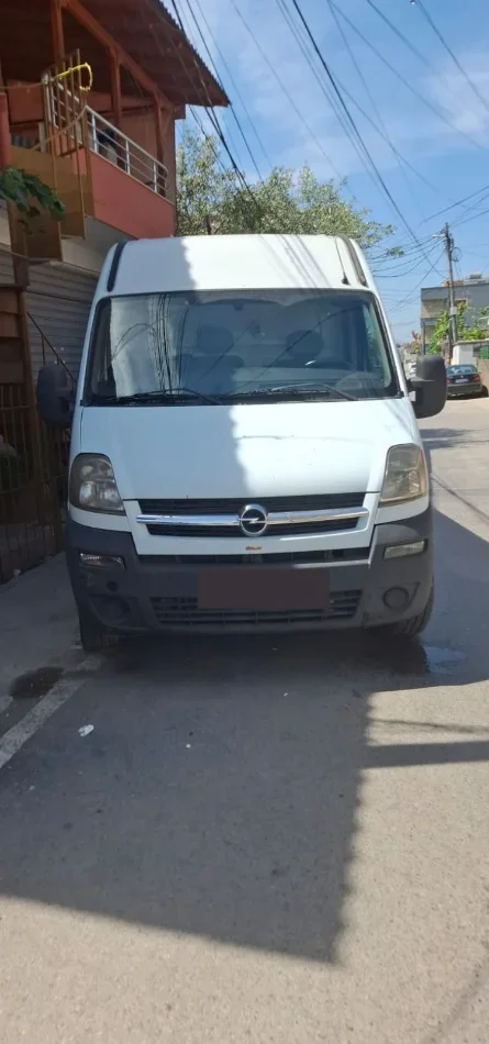 Tirane, shes makine Opel Movano Nafte, e bardhë manuale Kondicioner 300.000 km 6.700 €