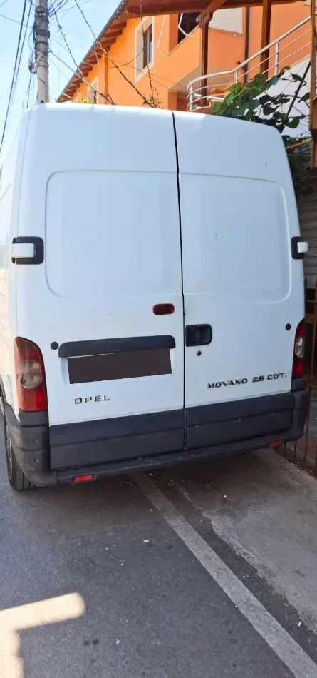 Tirane, shes makine Opel Movano Nafte, e bardhë manuale Kondicioner 300.000 km 6.700 €