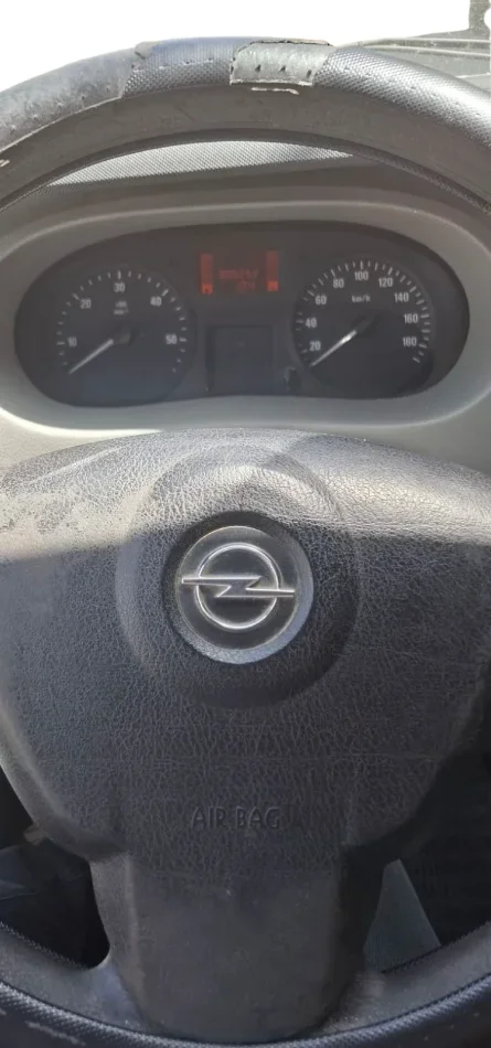 Tirane, shes makine Opel Movano Nafte, e bardhë manuale Kondicioner 300.000 km 6.700 €