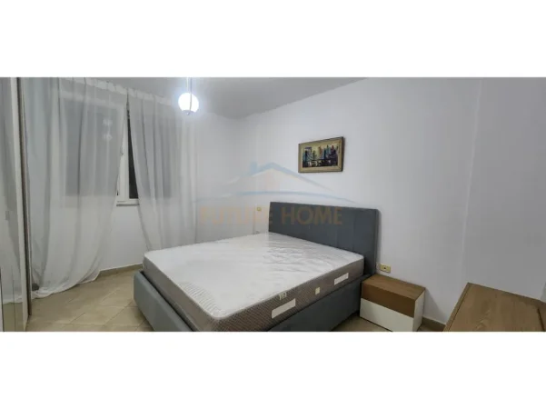 Tirane, jepet me qera apartament 1+1+Aneks+Ballkon Kati 4, 62 m² 650 € (Ish Ekspozita)