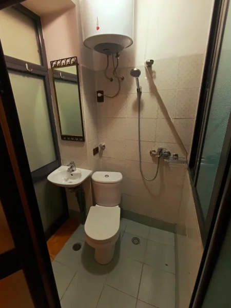 Tirane, jepet me qera apartament Kati 4, 75 m² 520 €