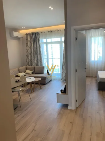 Tirane, jepet me qera apartament 1+1+Ballkon Kati 7, 56 m² 620 € (NISHARAKU)