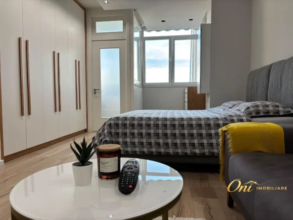 Tirane, jepet me qera garsonier Kati 9, 53 m² 450 € (qytet studenti)