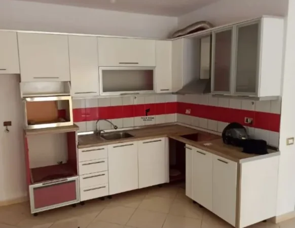 Tirane, jepet me qera apartament 1+1 Kati 7, 87 m² 500 € (RRUGA E KAVAJES)