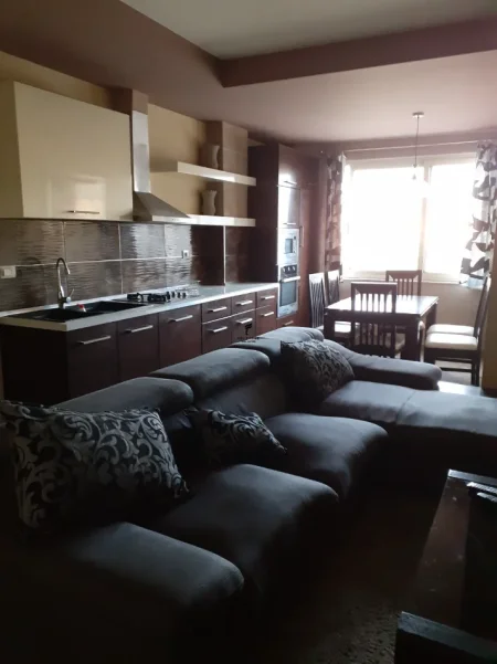 Tirane, jepet me qera apartament 2+1 Kati 5, 75 m² 600 € (IRFAN TOMINI)