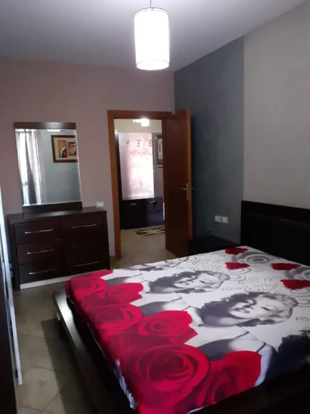 Tirane, jepet me qera apartament 2+1 Kati 5, 75 m² 600 € (IRFAN TOMINI)