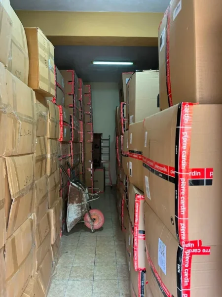 Tirane, jepet me qera magazine Kati 0, 100 m² 500 € (KODRA E PRIFTIT)