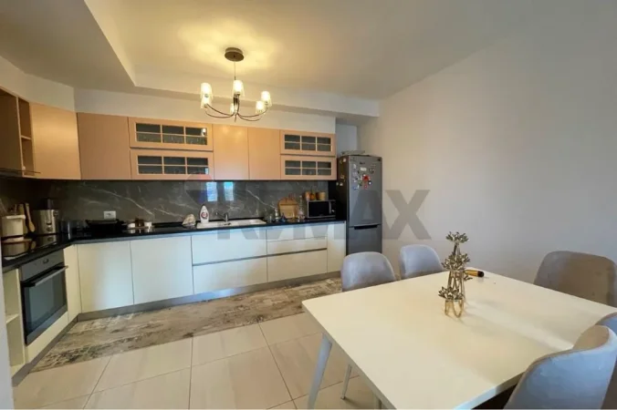 Vlore, jepet me qera apartament 2+1 Kati 9, 95 m² 750 € (Blv. Ismail Qemali,pran Parkut Aulona Vlore)