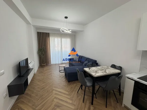 Tirane, jepet me qera apartament 1+1+Ballkon Kati 3, 70 m² 578 € 