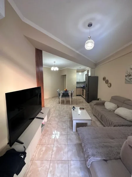 Tirane, jepet me qera apartament 1+1 Kati 4, 65 m² 400 € (Astir)