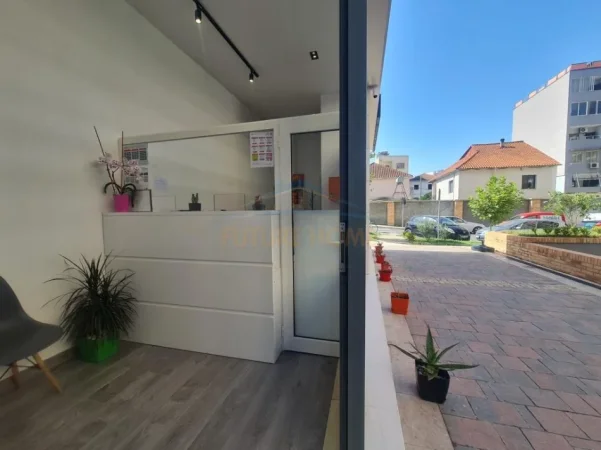 Tirane, shitet ambjent biznesi Kati 0, 27 m² 120.000 € (Residenca Fiori Di Bosco)