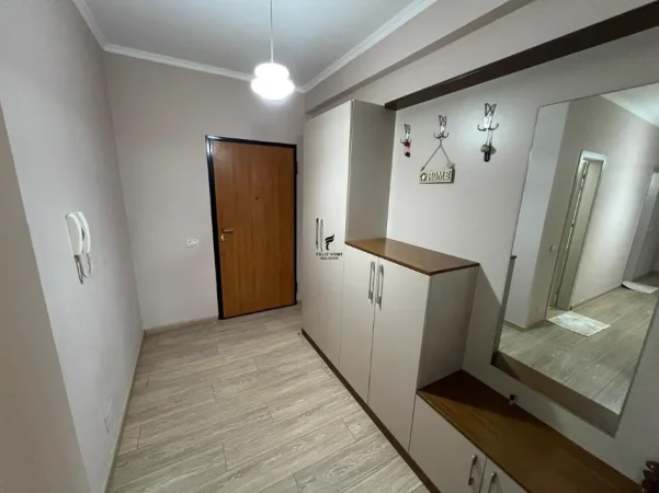 Tirane, jepet me qera apartament 2+1 , 106 m² 550 € (ASTIR)