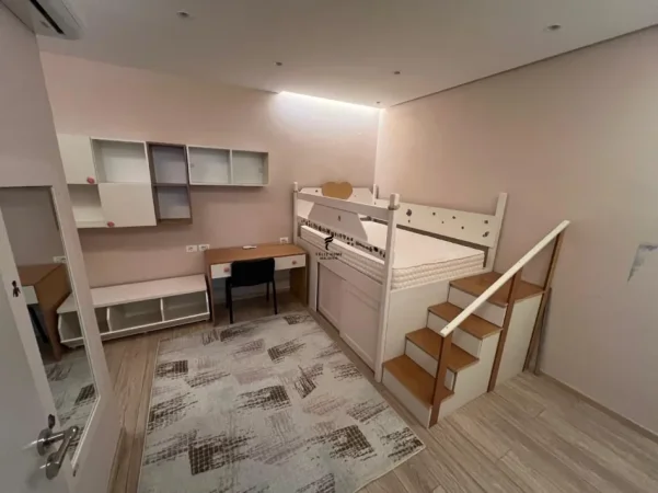 Tirane, jepet me qera apartament 2+1 , 106 m² 550 € (ASTIR)