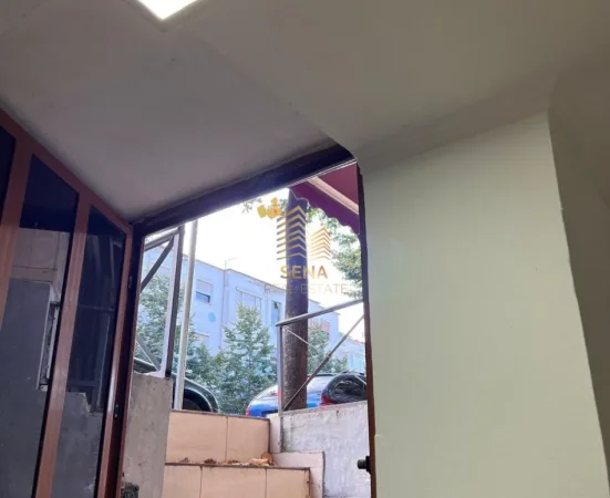 Tirane, jepet me qera magazine Kati 0, 40 m² 300 € (Rruga Bardhyl)
