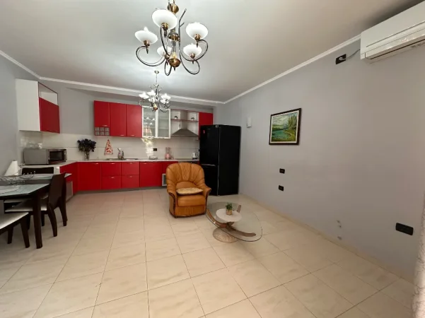 Shqiperi, jepet me qera apartament 2+1+Aneks+Ballkon Kati 2, 100 m² 750 € (Rruga Fortuzi)