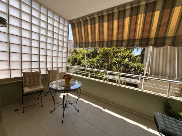Shqiperi, jepet me qera apartament 2+1+Aneks+Ballkon Kati 2, 100 m² 750 € (Rruga Fortuzi)