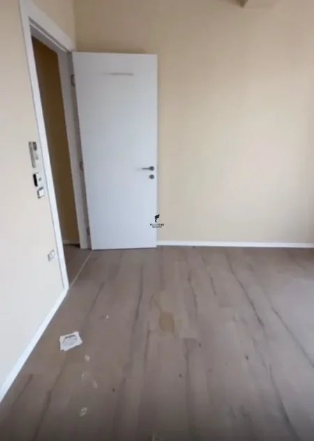 Tirane, jepet me qera zyre Kati 10, 125 m² 800 € (RRUGA E DIBRES)