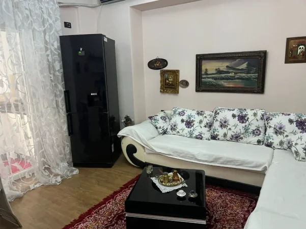 Tirane, jepet me qera apartament 2+1 , 85 m² 600 € (rrethit Selites)