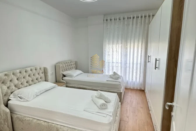 Tirane, jepet me qera apartament 2+1+Ballkon Kati 1, 108 m² 700 € (Rruga e Dibres)