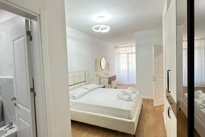 Tirane, jepet me qera apartament 2+1+Ballkon Kati 1, 108 m² 700 € (Rruga e Dibres)