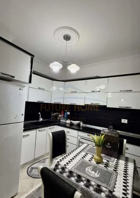 Tirane, jepet me qera apartament 1+1 Kati 6, 51 m² 450 € 