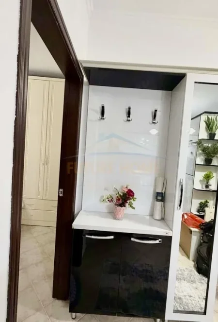 Tirane, jepet me qera apartament 1+1 Kati 6, 51 m² 450 € 