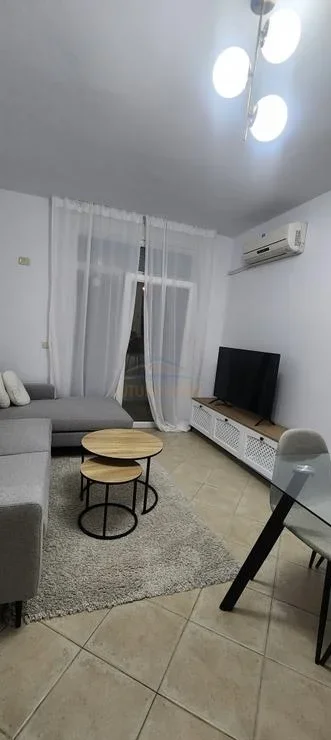 Tirane, jepet me qera apartament 1+1 Kati 4, 62 m² 650 € 