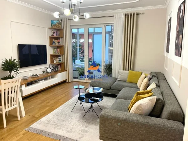 Tirane, shitet apartament 3+1+Ballkon Kati 2, 120 m² 300.000 € 