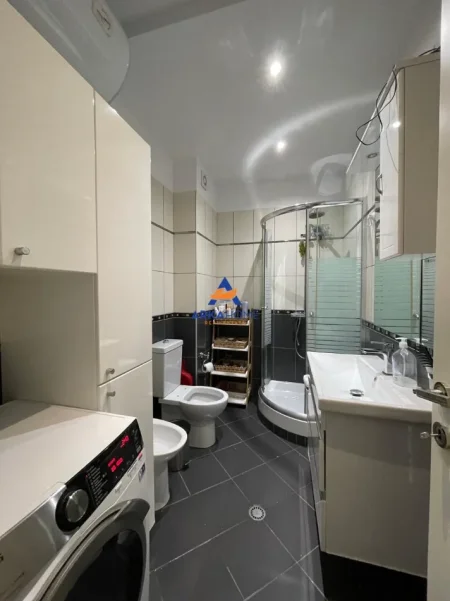 Tirane, shitet apartament 3+1+Ballkon Kati 2, 120 m² 300.000 € 