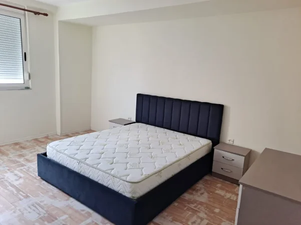 Tirane, jepet me qera apartament 2+1 Kati 2, 90 m² 550 € (Stacioni i Trenit)