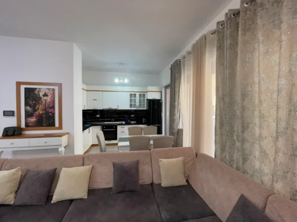 Tirane, jepet me qera apartament 2+1 , 120 m² 1.200 € (Kompleksi Delijorgji)