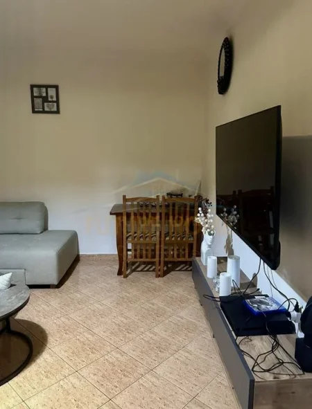Tirane, jepet me qera apartament 1+1 Kati 2, 54 m² 380 € 