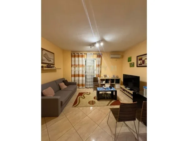 Tirane, jepet me qera apartament 1+1 Kati 6, 68 m² 600 € 