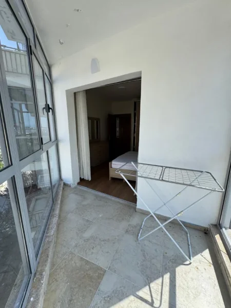 Shengjin, jepet me qera apartament 1+1+Aneks+Ballkon Kati 3, 50 € (Rruga kryesore)