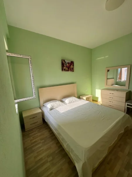 Pogradec, jepet me qera apartament 1+1+Ballkon Kati 5, 40 € (Rruga kryesore perballeme me hotel 1 Maji)